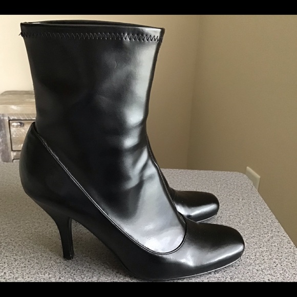 Short Stretch Boots - Picture 4 of 6